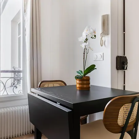 Imhost 6 - Charming Batignolles Paris